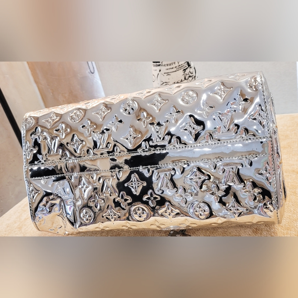 Louis Vuitton Limited Edition Silver Metallic Monogram Miroir Speedy 35 Bag. - Picture 5 of 16